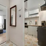 Functional With A View Of The In A Quiet Area Of By Renters דירה